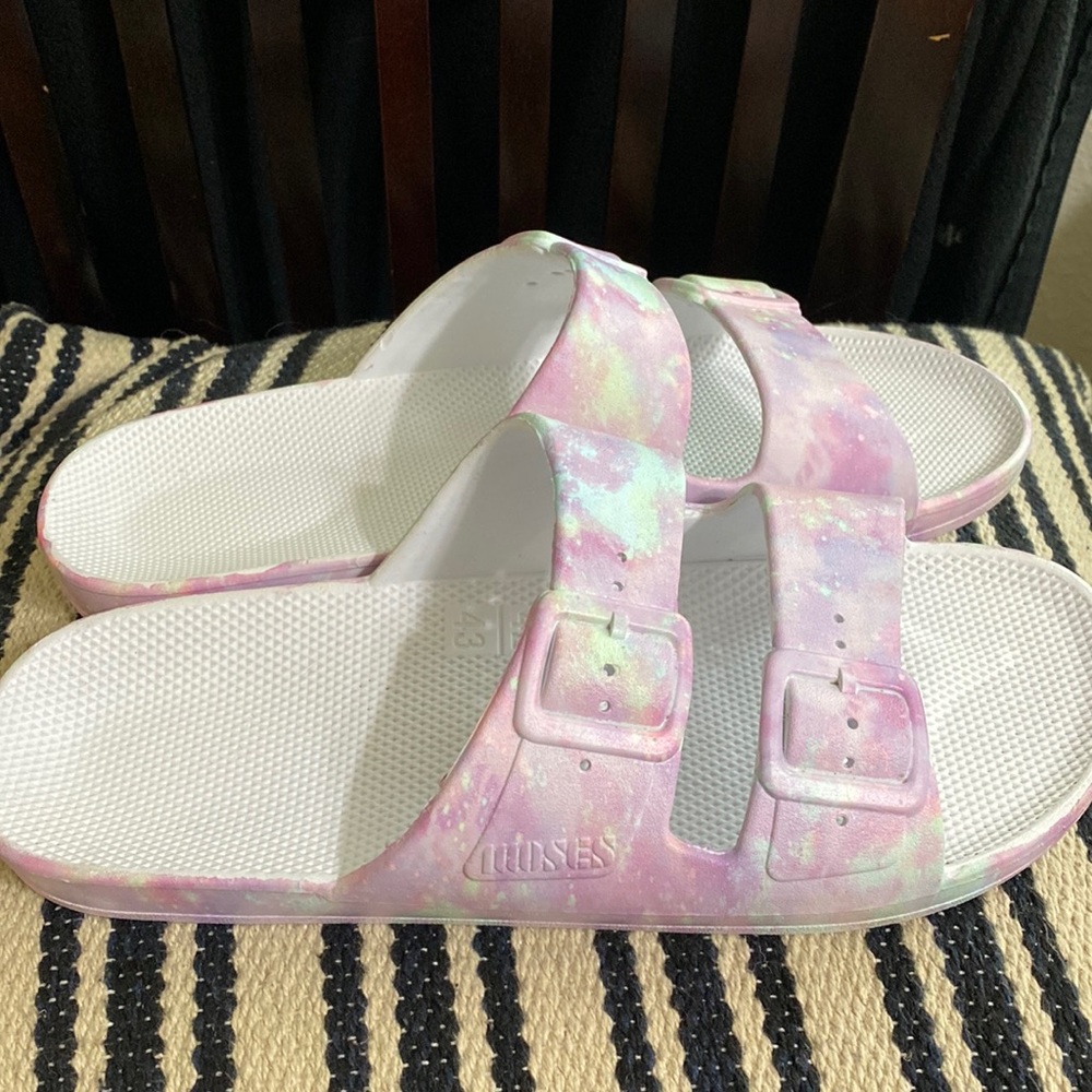 Freedom Moses two strap slides